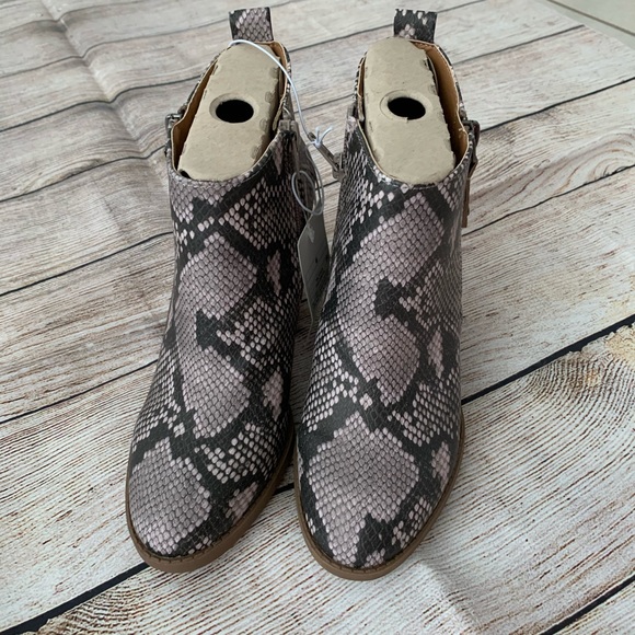 Universal Thread Jameson Snake Ankle Boots - Picture 2 of 5